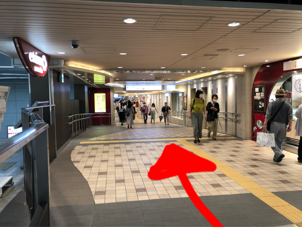 地下鉄御堂筋線梅田駅南口からの行き方2