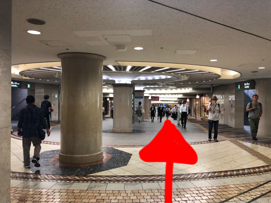 地下鉄御堂筋線梅田駅南口からの行き方14