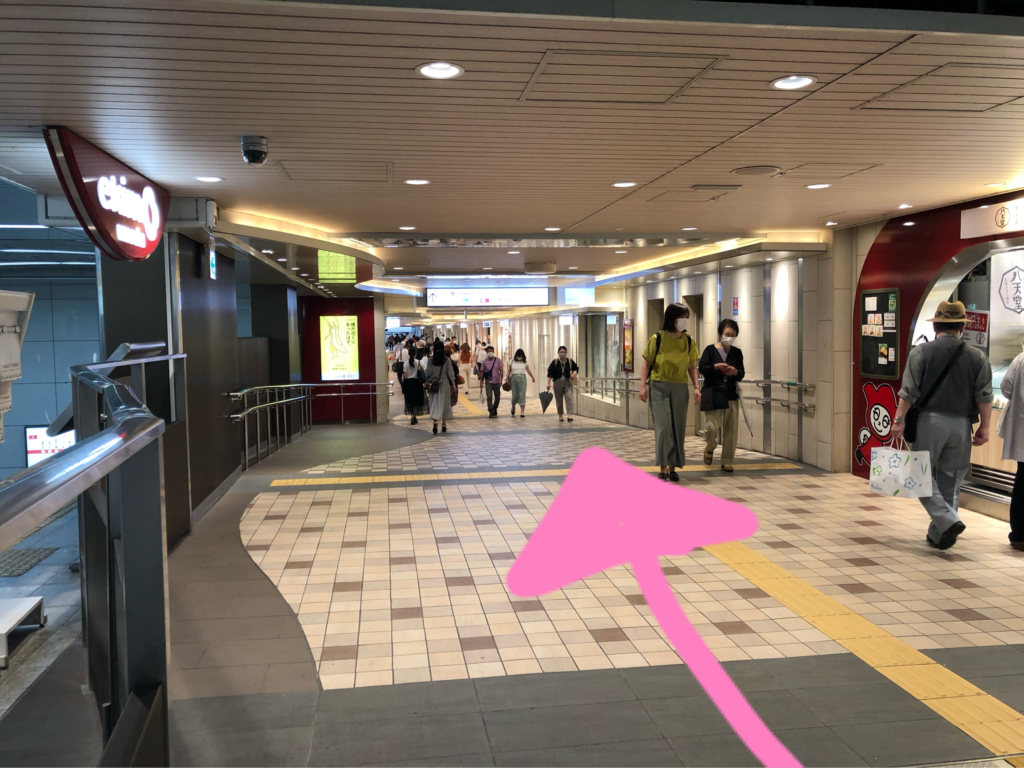 大阪駅中央口(JR線)からの行き方10
