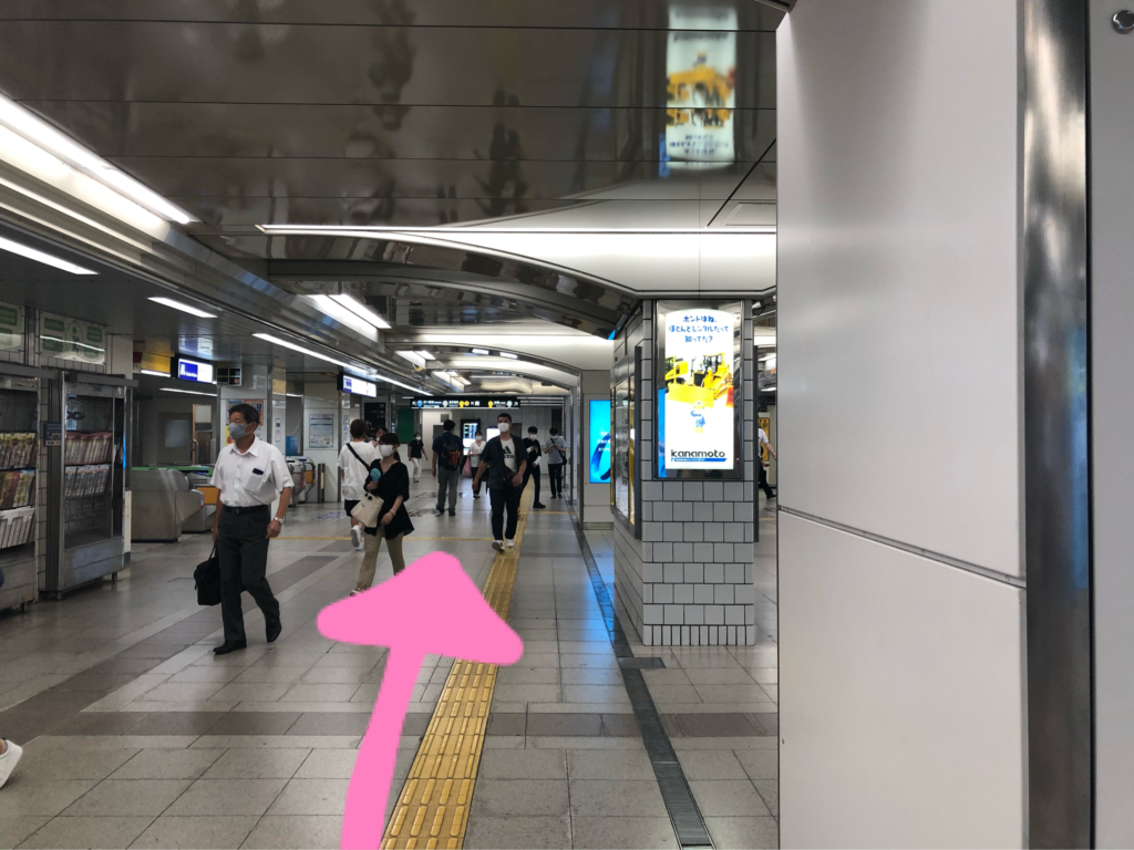 大阪駅中央口(JR線)からの行き方12