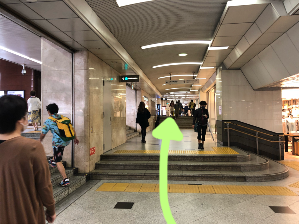 大阪駅南口(JR線)からの行き方2