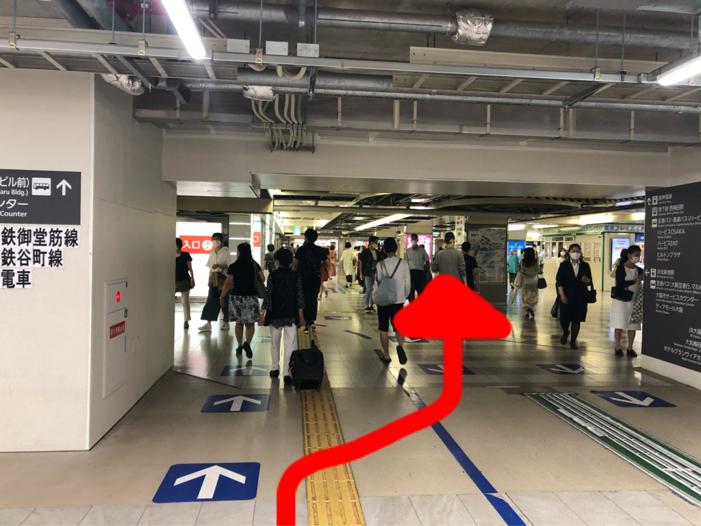 地下鉄御堂筋線梅田駅南口からの行き方13