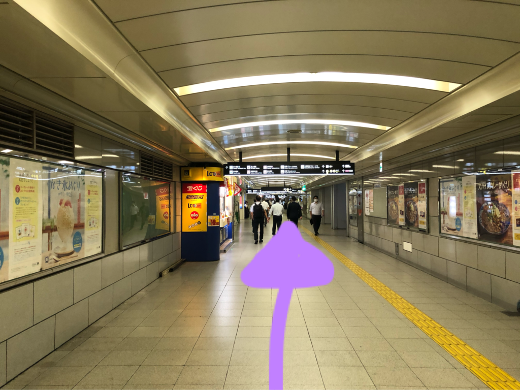 西梅田駅南改札(地下鉄四つ橋線)からの行き方4