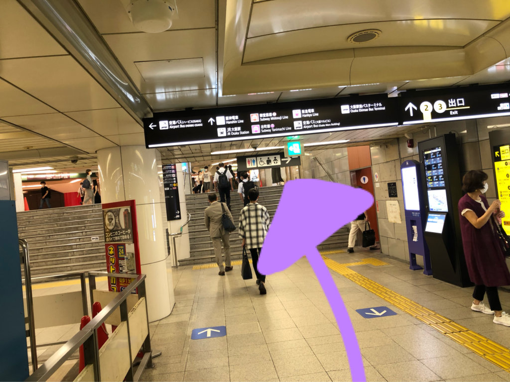 西梅田駅南改札(地下鉄四つ橋線)からの行き方5