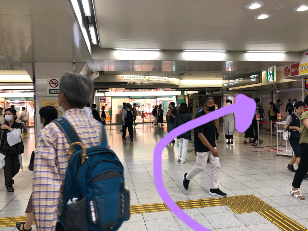 西梅田駅南改札(地下鉄四つ橋線)からの行き方9